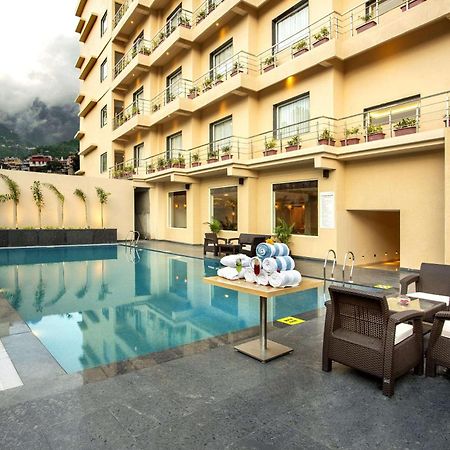 Ramada By Wyndham Katra Station Road Hotel Exterior photo